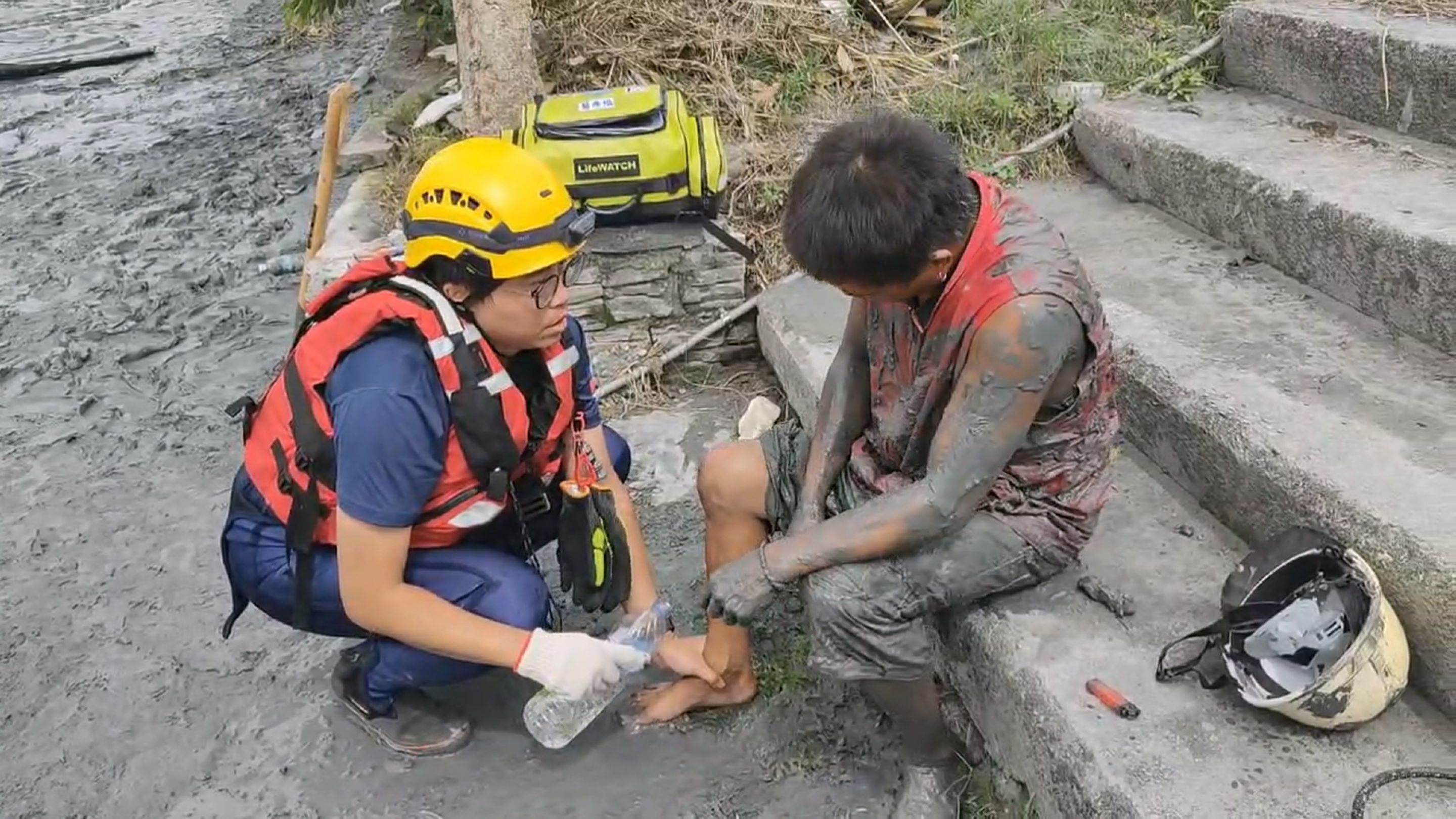 奔赴花蓮堰塞湖災區　嘉基急診醫師黃漢群與特搜隊並肩生死救援