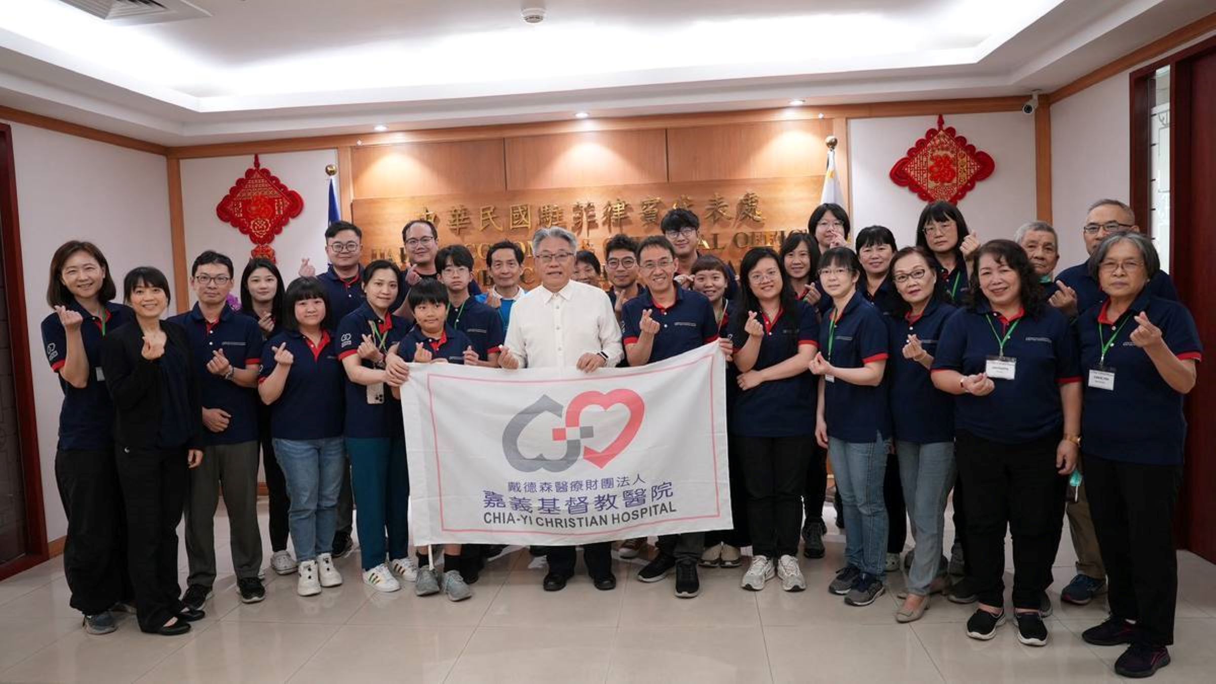 嘉基海外義診助力偏鄉醫療 菲律賓少女足部畸形重獲行走希望