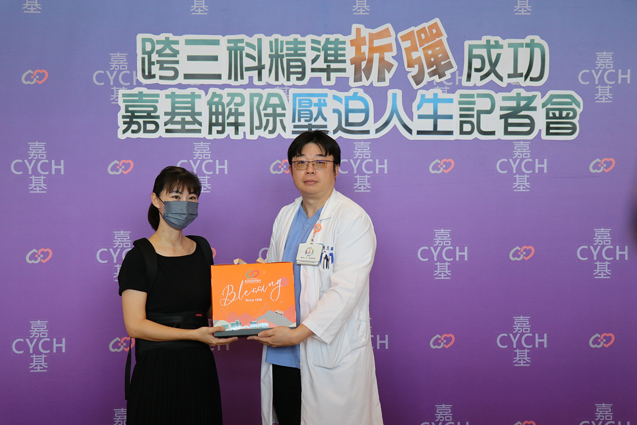 跨三科精準「拆彈」成功 嘉基12小時腫瘤手術 解除「壓迫人生」